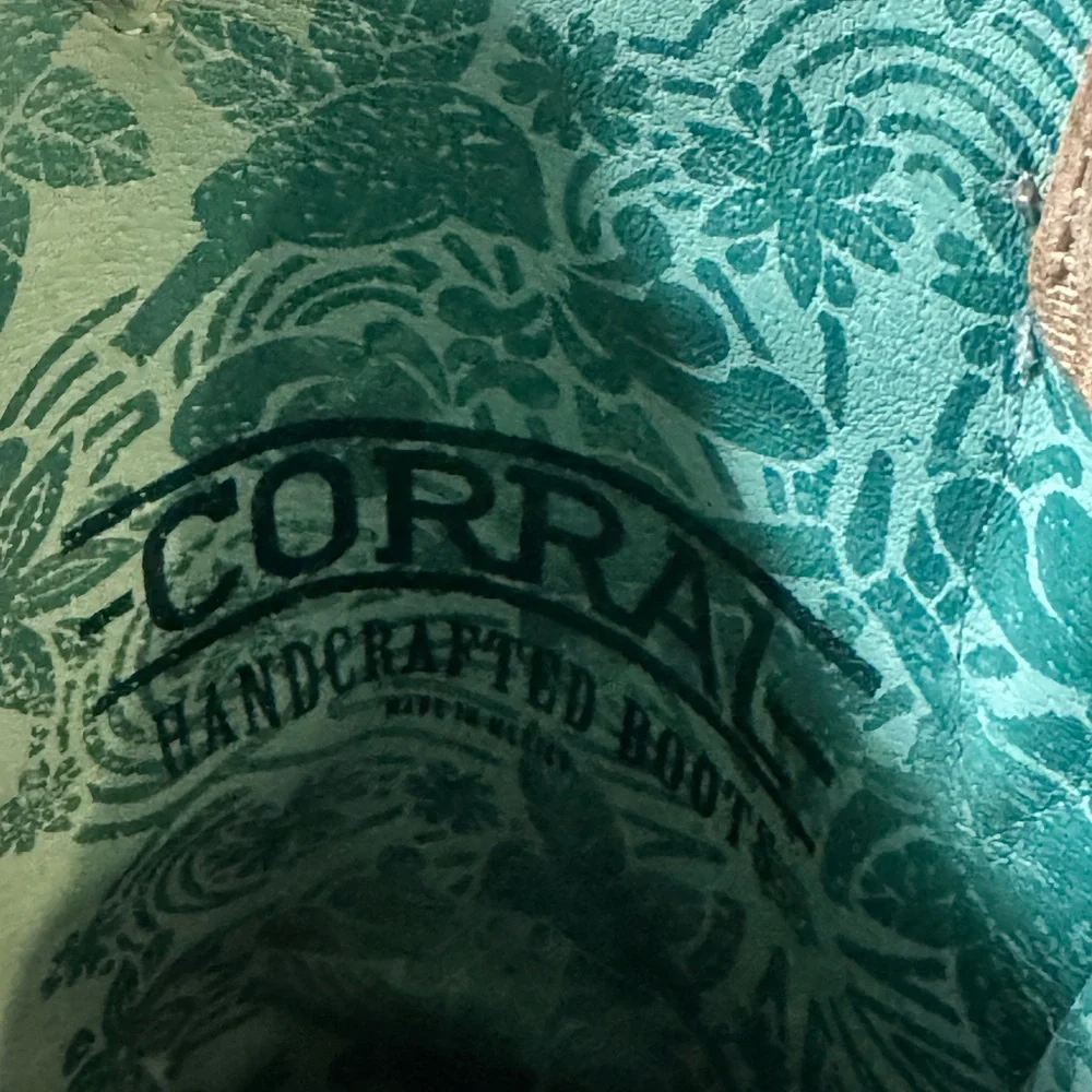 Corral Beige and Black Cactus Heeled Boots - Picture 5 of 6